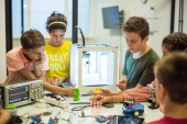 »Schülerinnen und Schüler experimentieren bei Fraunhofer« vom 23. - 25. Oktober 2024 »Schülerinnen und Schüler experimentieren bei Fraunhofer« vom 23. - 25. Oktober 2024